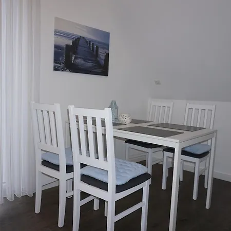 Kleiner Meerestraum Apartman *